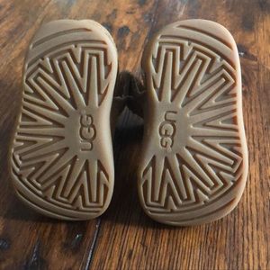 UGG BOOTS SIZE 2/3 toddler